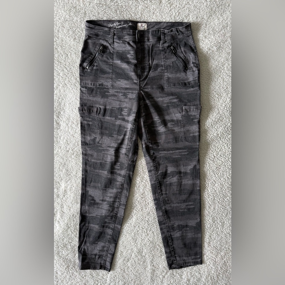 d/C Jeans Slightly Curvy, blue / grey camo, cargo style, size 16